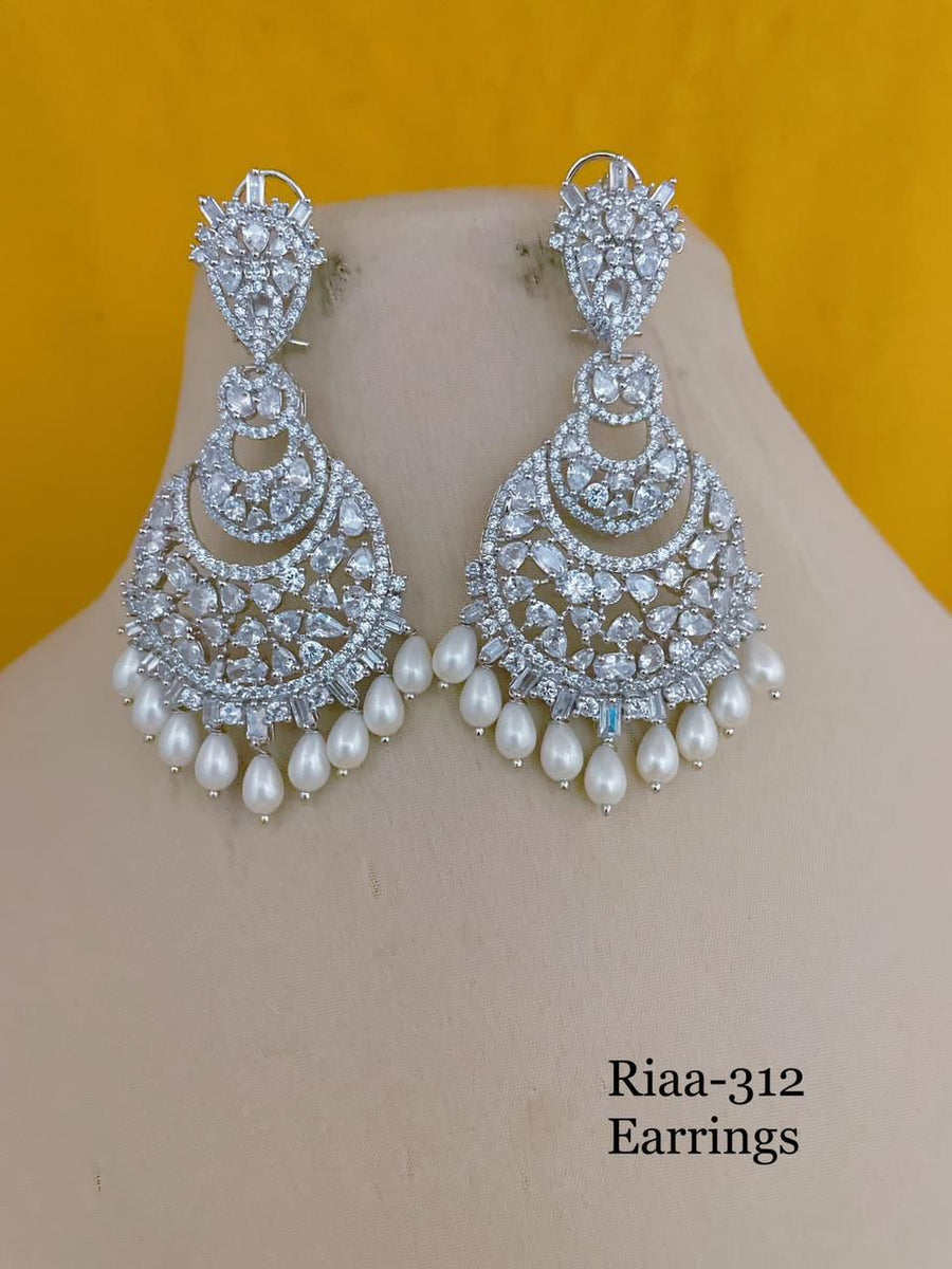 Piya earrings