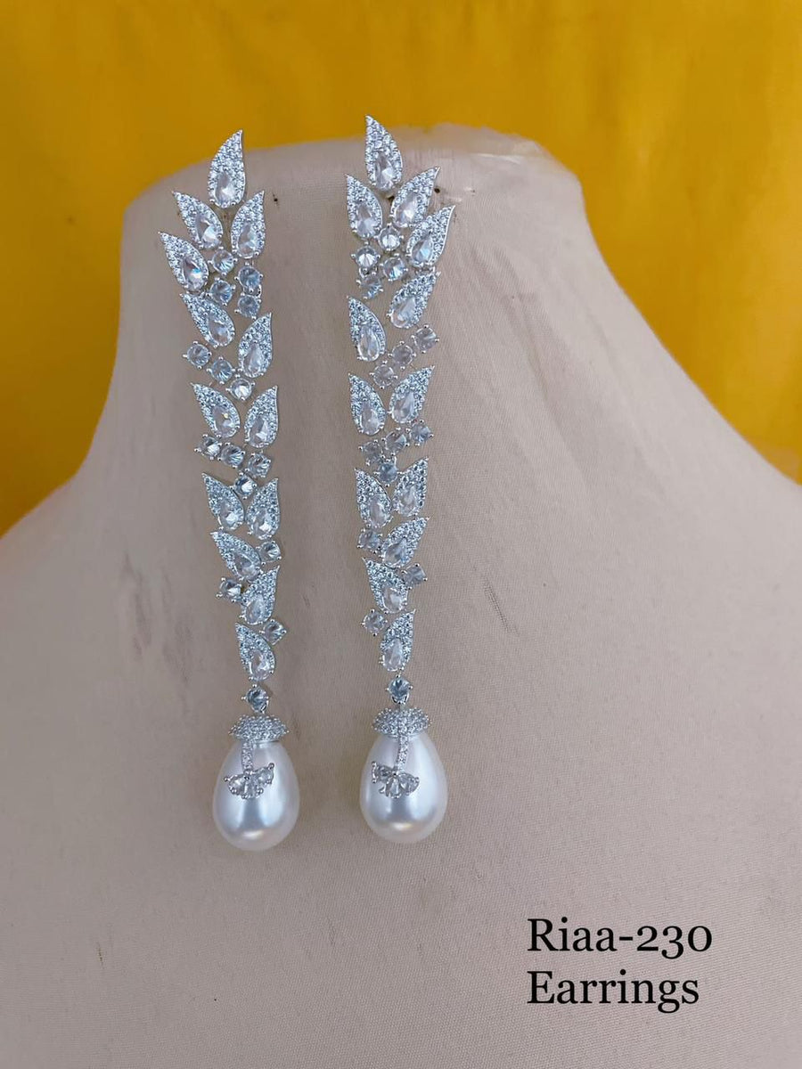 Diana leafy earrings