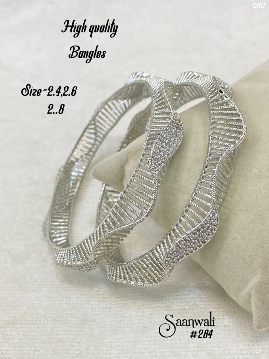 Twisty turn bangles